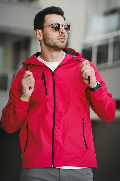 Oksit معطف Zora ذو غطاء رأس وطارد للماء بقصة ضيقة