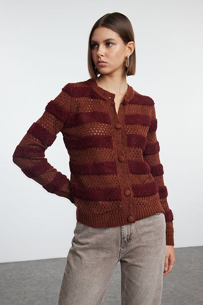 Trendyol Collection Burgunderfarbener Blockstrick-Cardigan – Jackenoptik TWOAW25HI00244