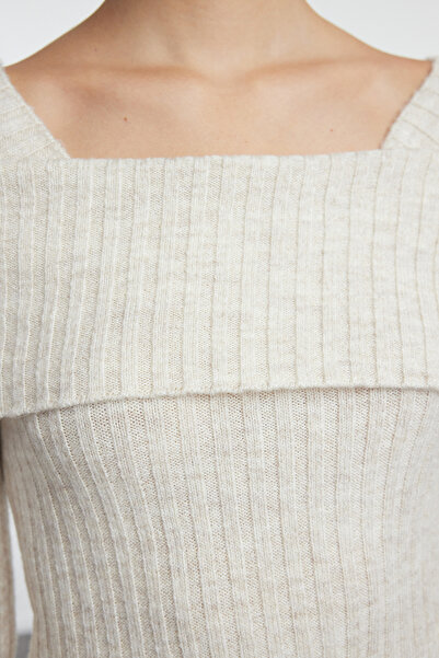 Trendyol Collection Piatră moale Texturată Guler Detaliat Capătul fustei Asimetrică Tricotaj îmbrățișat pe corp Pulover TWOAW25KZ00239