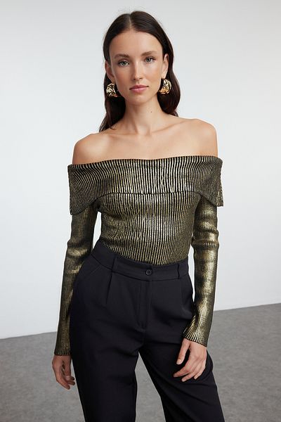 Trendyol Collection Pulover din tricotaje auriu cu guler Carmen - Aurit, TWOAW25KZ00152