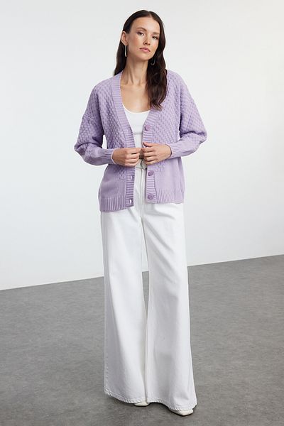 Trendyol Collection Lila gestrickter, detaillierter Strick-Cardigan mit breiter Passform – TWOAW25HI00267