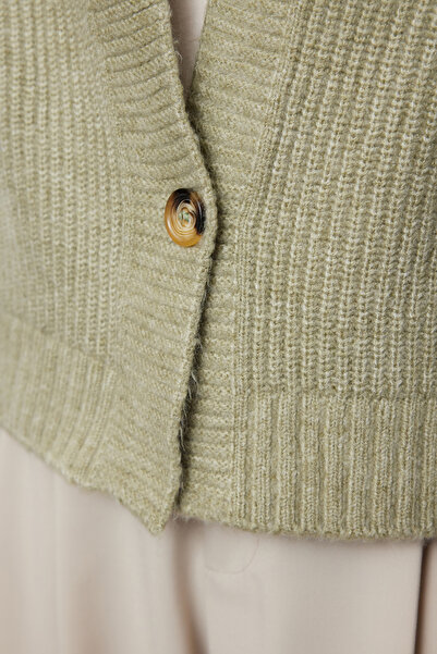 Trendyol Collection Miękki, teksturowany, głęboki kardigan z dzianiny - Khaki Twoaw25Hi00064