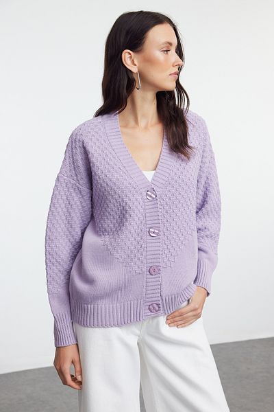 Trendyol Collection Lila gestrickter, detaillierter Strick-Cardigan mit breiter Passform – TWOAW25HI00267