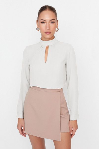 Trendyol Collection Tkaná halenka s límečkem Ecru - TWOAW20BZ0462
