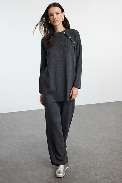 Trendyol Modest Antracit kötöttáru felső és alsó készlet - Gomb részletes TCTAW24US00042