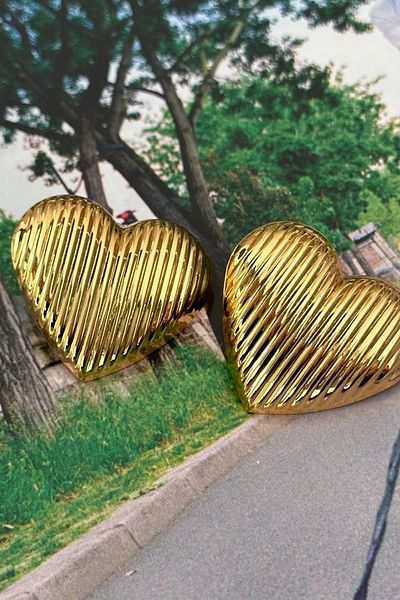 Trendy Butik Striped Heart Earrings