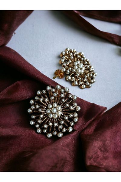 FAYRA ACCESSORIES أقراط مرصعة بالألماس
