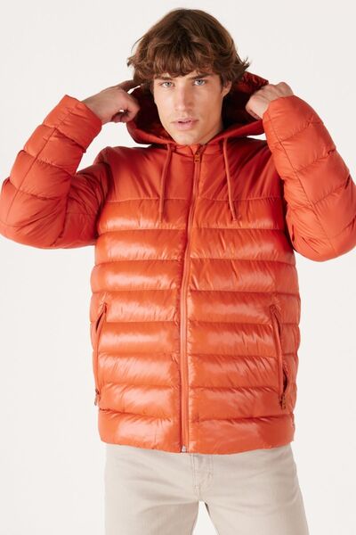 WRANGLER Regular Fit Normal Kesim Kapüşonlu Turuncu Şişme Mont