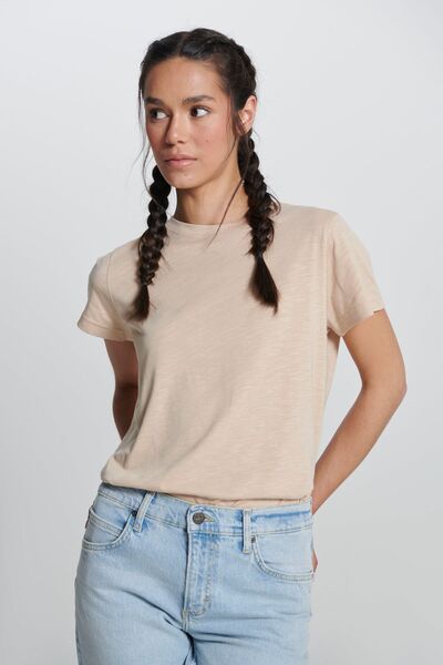 Lee Μπλουζάκι με λαιμόκοψη σε μπεζ χρώμα και κανονική εφαρμογή