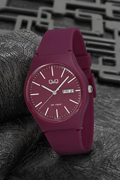 Q&Q Unisex Mor Takvimli Gün Göstergeli Silikon Kayış 10 Atm Su Geçirmez Spor Kol Saati