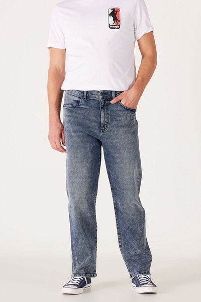 WRANGLER Flexible und bequeme hellblaue Redding-Jeans mit niedriger Taille – Denim-Jeans mit lockerer Passform