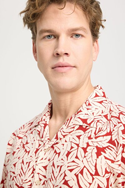 WRANGLER Red Relaxed Fit Wide Cut Short Sleeve 100% Cotton Shirt