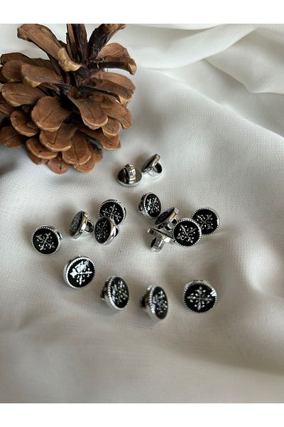 Bukle İplik 16 Length 1.02 cm Round Ethnic Detailed Metallized Covered Bottom Leg Black Silver Button (50 Pieces)