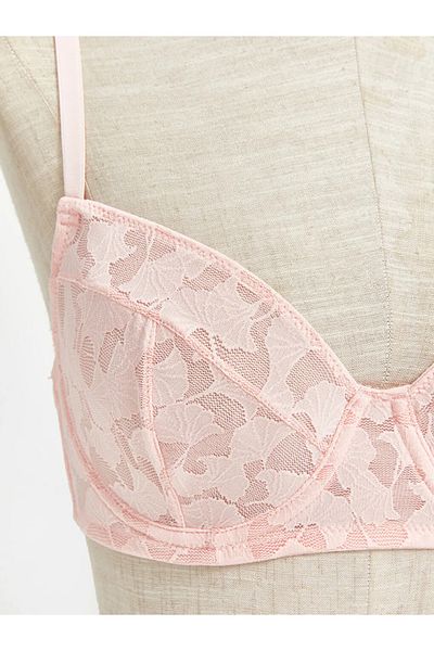 LC Waikiki LCW DREAM - Ροζ μπλουζάκι με δαντέλα και εσώρουχο