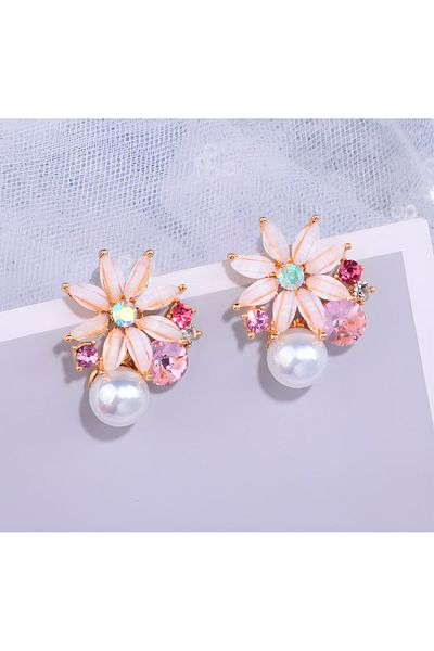 İLKYAZ ACCESSORY Flower Earrings with Pearls and Zirconia