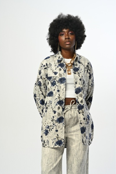 Orfeo Negro Жіноча сорочка з кишенями, оверсизний крій, з мішаним візерунком