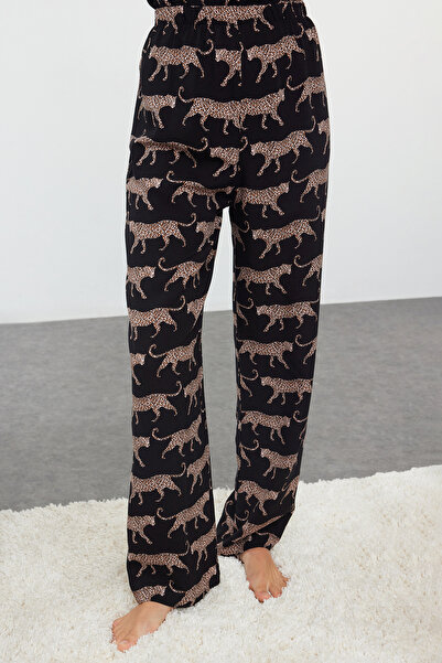 Trendyol Collection Sada pyžama z viskózového tkaného černého tygra Thmaw25Pt00035