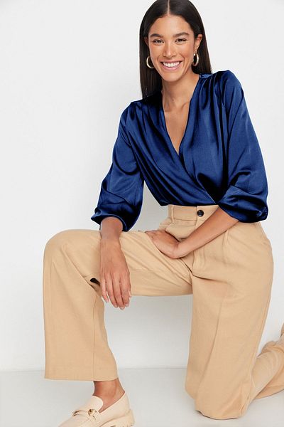 Trendyol Collection Σατινέ υφαντό σκούρο ναυτικό σώμα - Διπλός γιακάς, TOFAW19BB0678