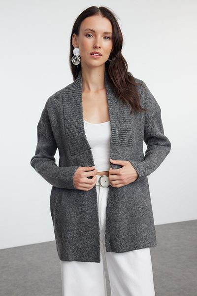 Trendyol Collection Weich strukturierter Strickcardigan in Anthrazit mit weiter Passform - TWOAW25HI00082