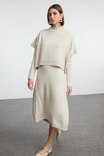 Trendyol Collection Μπεζ Μίντι Πλεκτό Φόρεμα με Πουλόβερ - Φαρδιά Εφαρμογή Twoaw24el00012