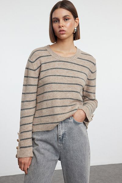 Trendyol Collection Pulover din tricot moale cu dungi bej - TWOAW25KZ00235