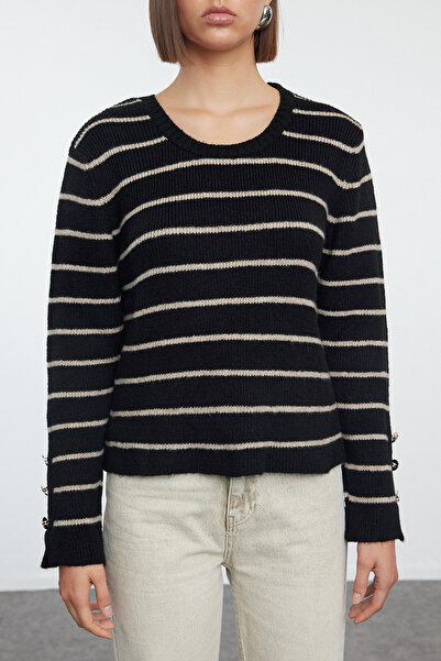 Trendyol Collection Základní pruhovaný černý pletený svetr - měkká textura Twoaw25Kz00235