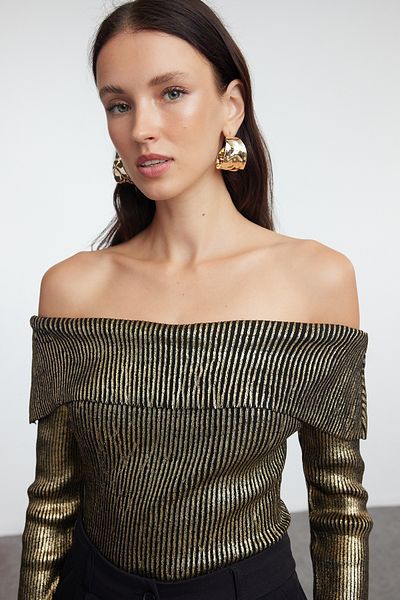 Trendyol Collection Pulover din tricotaje auriu cu guler Carmen - Aurit, TWOAW25KZ00152