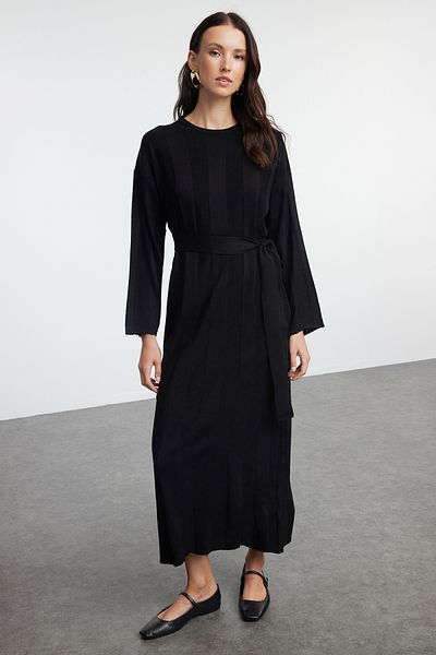 Trendyol Modest Široké šňůrové černé úpletové šaty - TCTAW25EB00037
