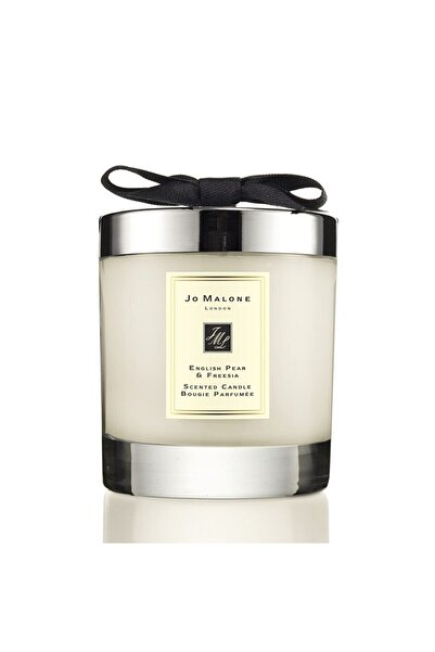 Jo Malone London Mum 200gr İngiltere'de özel bir cam tasarımıyla üretilmiştir.