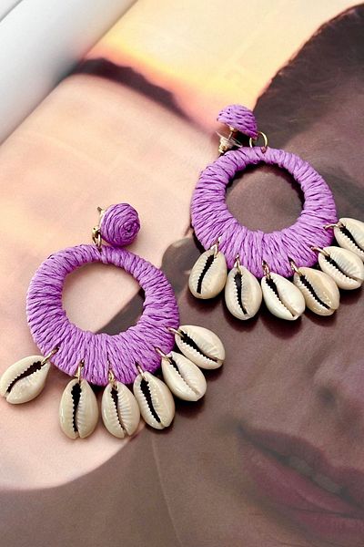 Trendy Butik Vip اللون الأرجواني البحر القوس شنقا القرط