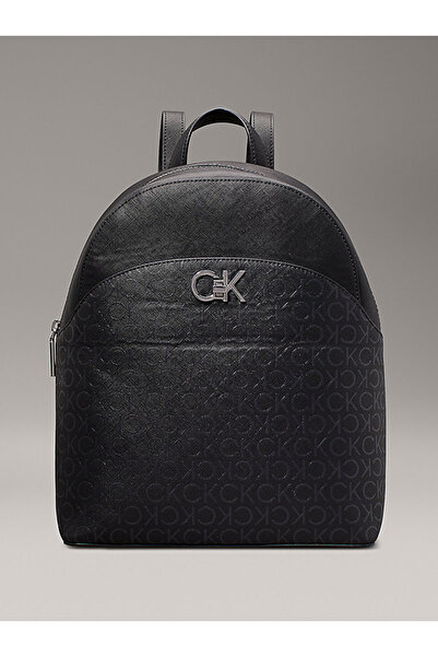 Calvin Klein حقيبة ظهر دائرية بشعار