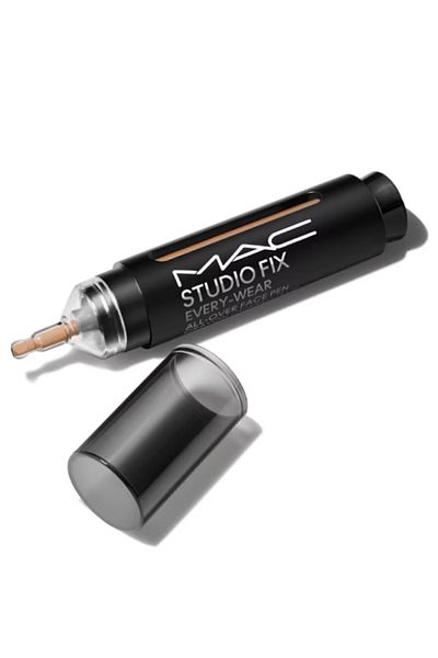 M.A.C NC30 / STUDIO FIX EVERY-WEAR ALL-OVER 2 IN 1 CONCEALER AND FONDETEN
