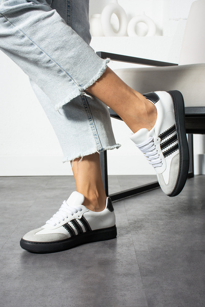 La Limar حذاء رياضي نسائي باللونين الأبيض والأسود - ES102