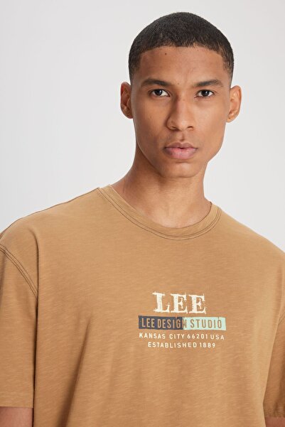 Lee Regular Fit Regular Cut Crew Neck 100% Cotton Brown T-Shirt