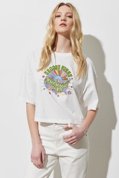 WRANGLER تي شيرت قصير برقبة دائرية 100% قطن بقصة عادية أوف وايت