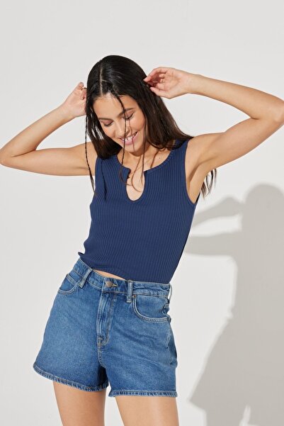 Lee Navy Blue Regular Fit Crew Neck Women's T-shirt