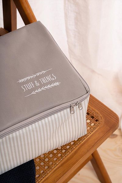 Ocean Home Textile Μικρού μεγέθους Stuff&things Γκρι ριγέ κάτω μέρος βάσης, τσάντα οργάνωσης βαλίτσας 30x22x18
