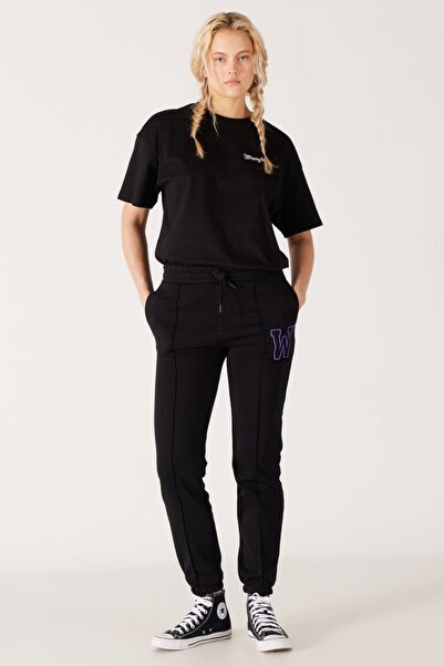 WRANGLER Regular Fit Women's Black Jogger Sweatpants with Fleece Inside and Pockets