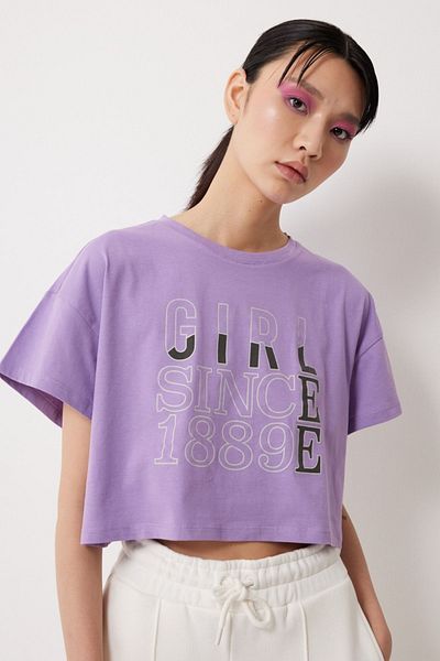 Lee Bequemer Schnitt – Lila T-Shirt mit Rundhalsausschnitt aus 100 % Baumwolle