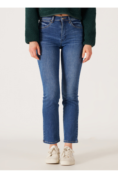 WRANGLER Normal Waist Slim Leg Green Women's Denim Trousers W26L4737A-Green