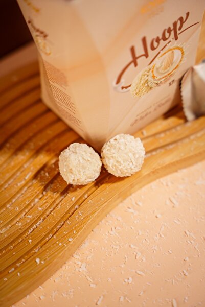 KONAK Hoop Gofret Tüm Badem Dolgulu Hindistan Cevizi Topları 150 Gr (17 Adet)