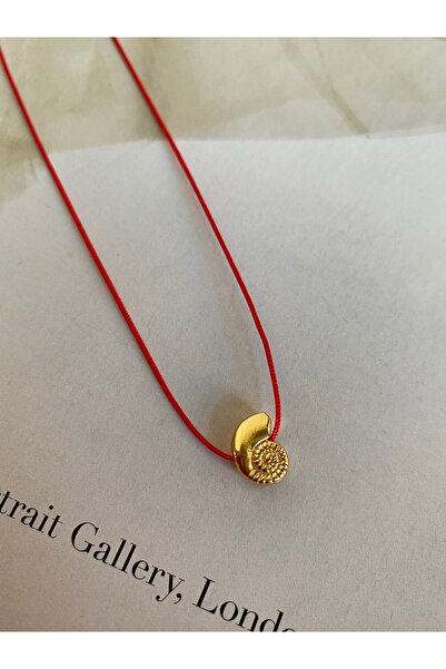 ATELİERGONCA Minimal altın kaplama kırmızı ip salyangoz kolye