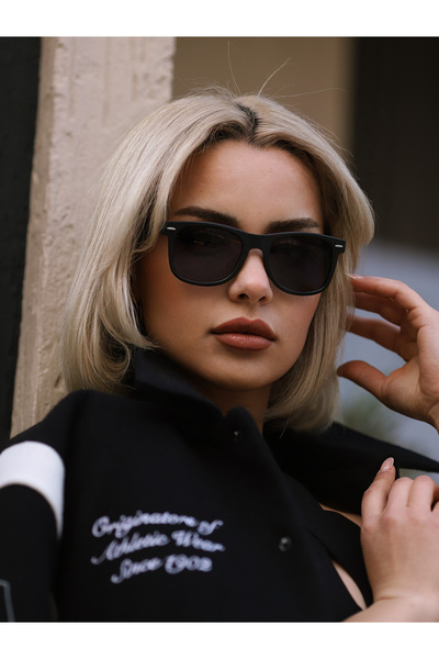 TomyHelf نظارات شمسية بتصميم مستطيل بإطار أسود وزجاج أسود للجنسين