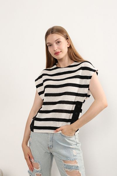 LUQAJ Black and White Striped Sleeveless Slim Knitwear Blouse for Women - Comfortable Design