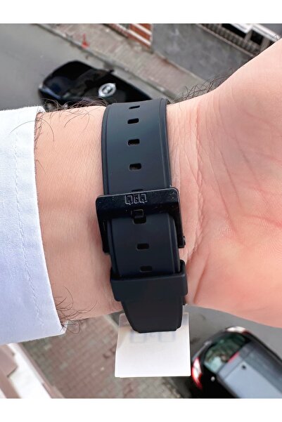 Q&Q Black Silicone and Orange Pin - Waterproof Sports Watch with Number Indicator