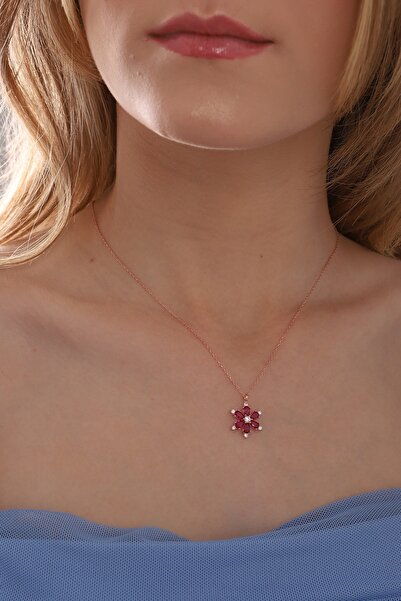 Bilsen Store Kadın 925 Ayar Gümüş Zincirli Rose Kaplama Yakut Kırmızı Taşlı Lotus Kamelya Çiçeği Kolye