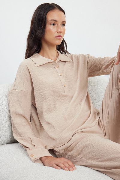 Trendyol Collection Kőgombos részletes texturált viszkóz szőtt pizsama szett THMAW25PT00011