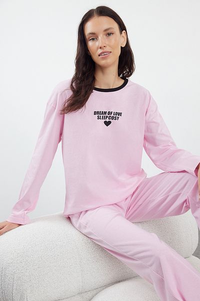 Trendyol Collection Szív rózsaszín pamut szlogen pizsama szett - THMAW25PT00066