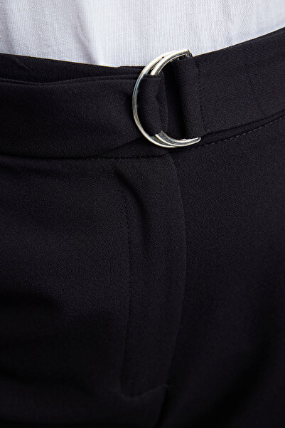 Trendyol Curve Černé šortky se zipem Plus Size - Tbbaw25ap00000