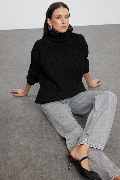 Trendyol Collection Pulover negru din tricotaje cu textura moale, cu talie largă - TWOAW25KZ00057